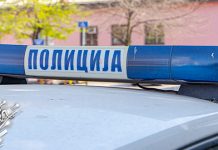 У Бољевцу идентификован возач који је ударио у паркиране аутомобиле, а потом побегао Полиција