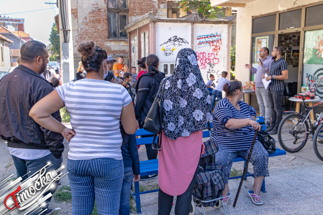 Удружење „Друштво Рома” Зајечар: Подела ваучера за школски прибор
