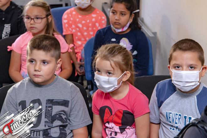 Удружење „Друштво Рома” Зајечар: Подела ваучера за школски прибор