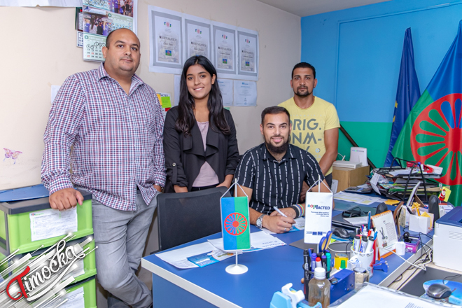 Удружење „Друштво Рома” Зајечар: Подела ваучера за школски прибор