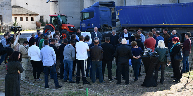 Министар Недимовић посетио Неготин: Прва фаза наводњавања неготинске низије почиње следеће године Министар Недимовић посетио Неготин: Прва фаза наводњавања неготинске низије почиње следеће године