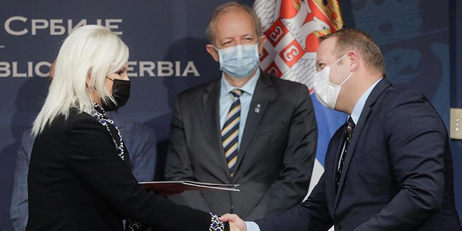 Град Бор: Потписивање уговора о суфинансирању програма уградње соларних панела за домаћинства