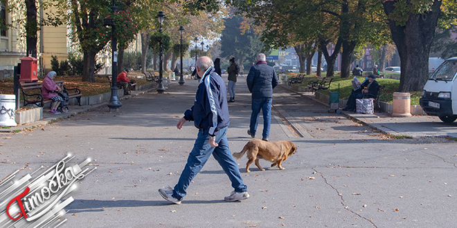 Град Зајечар: Људи шетају