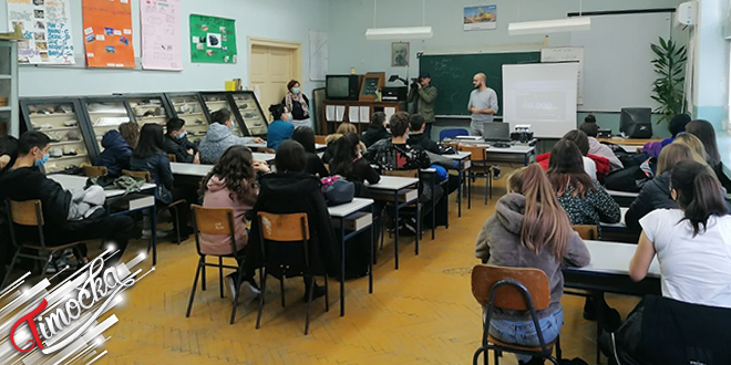 Светски дан посвећен жртвама саобраћајних незгода обележен у Техничкој школи у Бору Светски дан посвећен жртвама саобраћајних незгода обележен у Техничкој школи у Бору