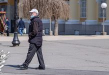 Сунчано и хладно, током дана мали пораст температуре Град Зајечар – Људи шетају