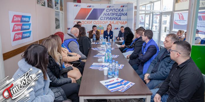 Члан Председништва СНС-а Томислав Момировић обишао штаб Српске напредне странке у Зајечару