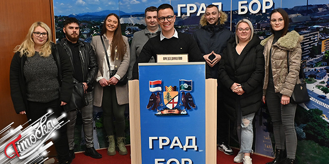 Група грађана &bdquo;Гласно за омладину&rdquo; &ndash; Предавање изборне листе за локалне изборе у Бору