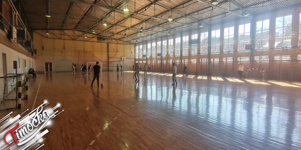 У Машинско-електротехничкој школи у Бору завршено уређење сале за спортове