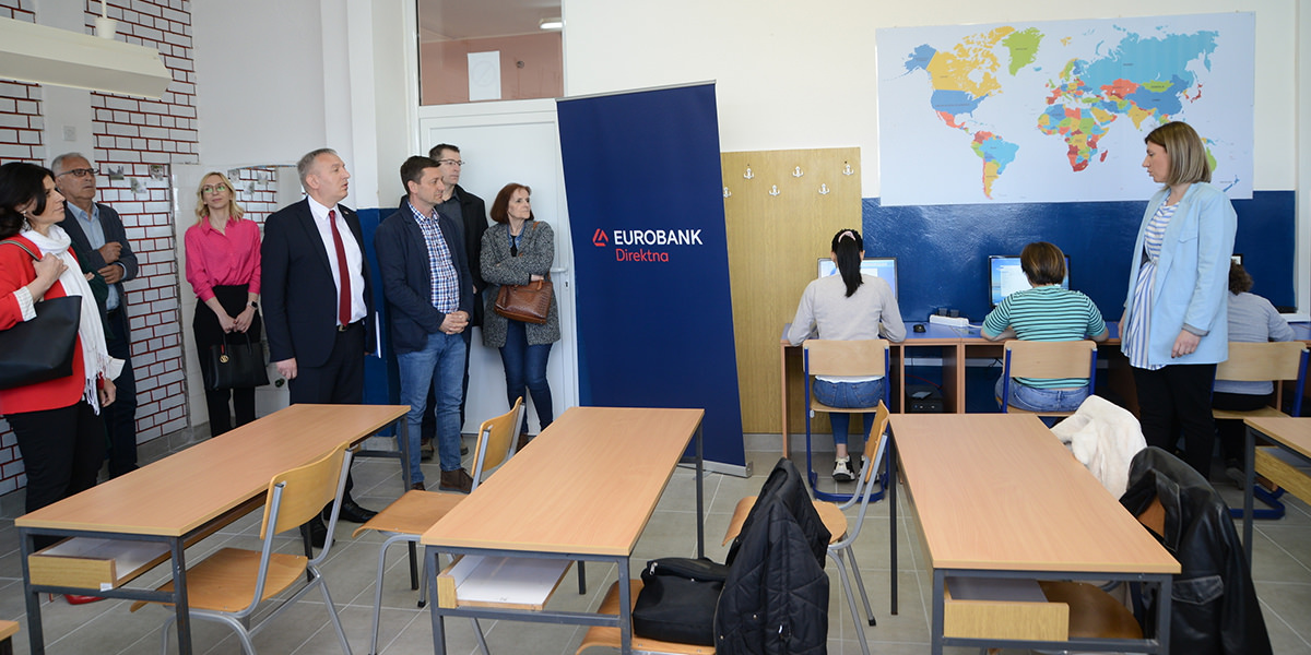 Еуробанк Директна опремила кабинет Економско-трговинске школе у Бору рачунарском опремом