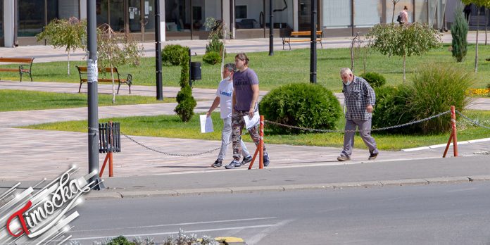 Град Бор – Људи шетају Град Бор – Људи шетају