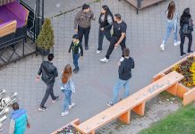 Углавном сунчано, понегде ретка појава кише Град Зајечар – Људи шетају