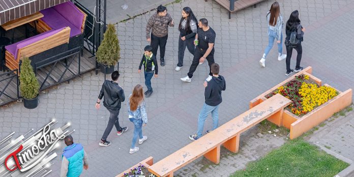 Град Зајечар – Људи шетају Град Зајечар – Људи шетају