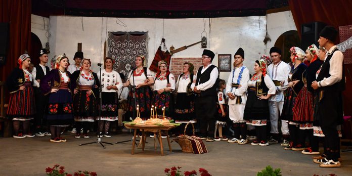 Манифестација 47 „Сусрети села” у Кобишници