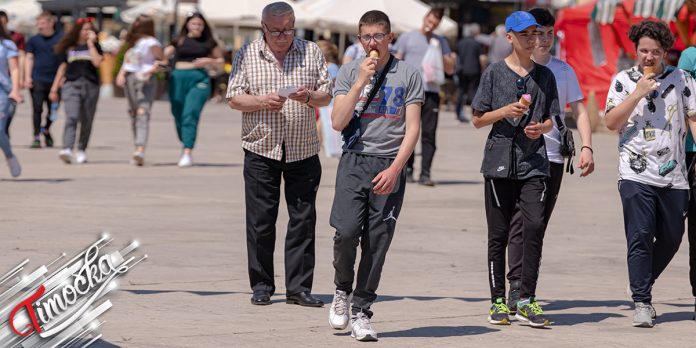 Општина Неготин – Људи шетају