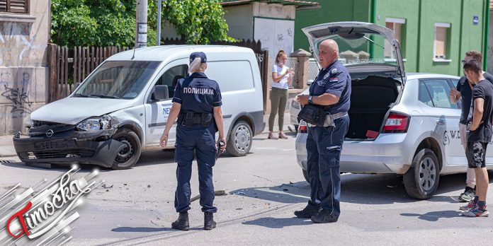 Саобраћајна незгода на углу улица Тимочке буне и Кумановске у Зајечару