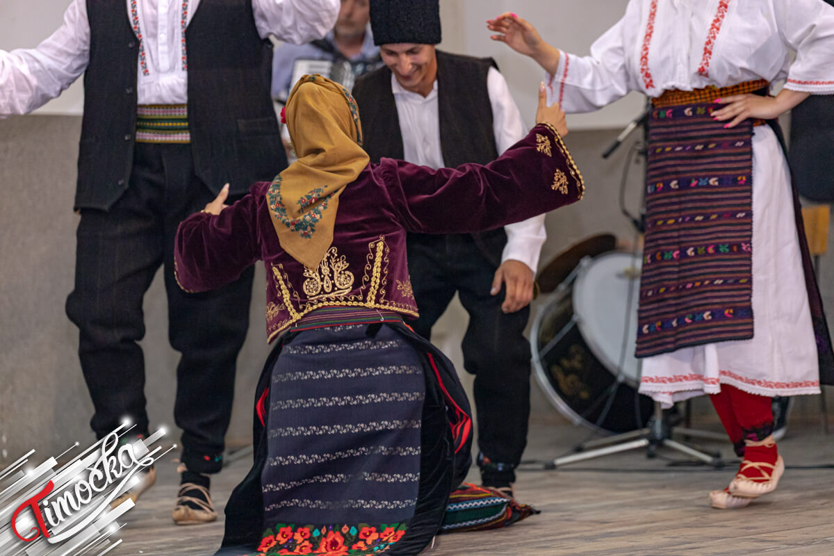 14. Међуокружна смотра сеоских фолклорних ансамбала у кореографисаном фолклору „Потекла вода студена” у Великом Извору