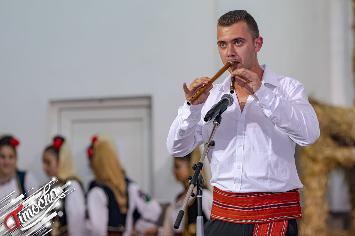 14. Међуокружна смотра сеоских фолклорних ансамбала у кореографисаном фолклору „Потекла вода студена” у Великом Извору