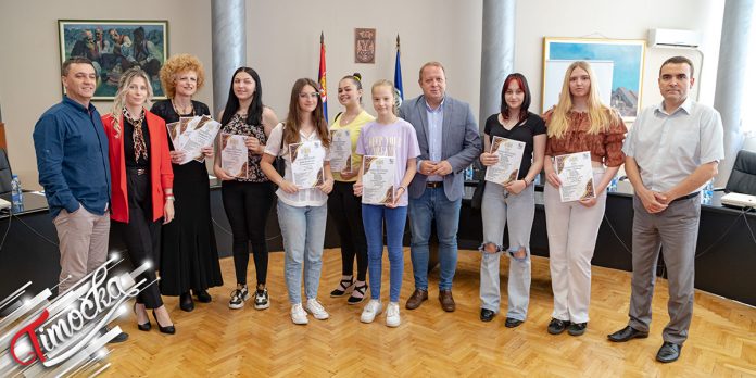 ГУ Бор – Пријем за полазнице Етно радионице Установе „Центар за културу града Бора” ГУ Бор – Пријем за полазнице Етно радионице Установе „Центар за културу града Бора”