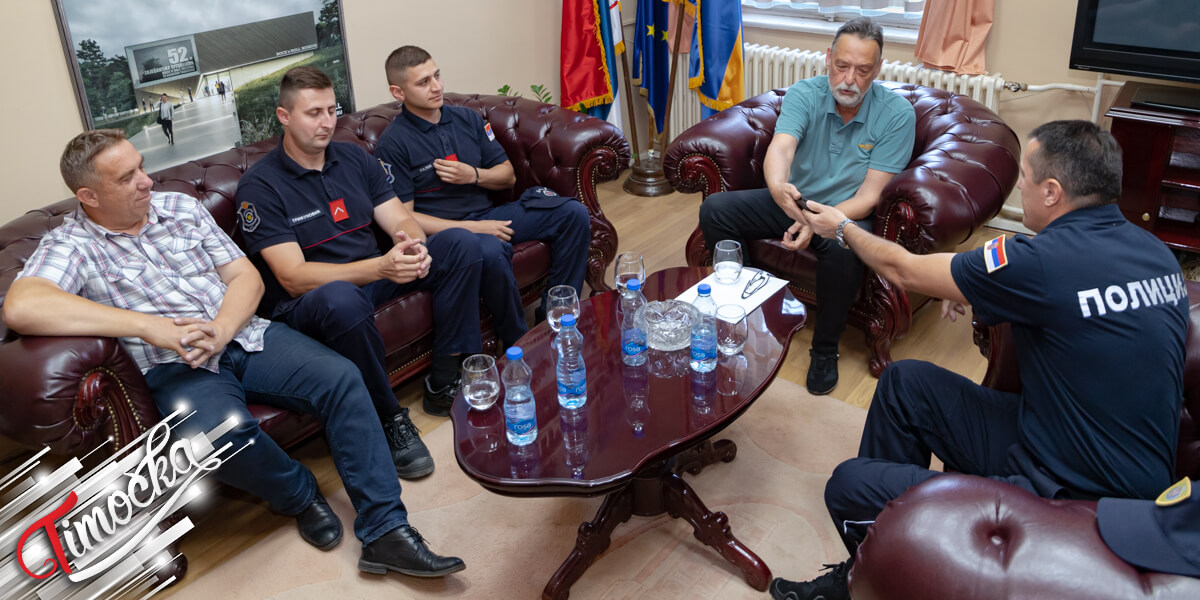 Градоначелник Зајечара Бошко Ничић наградио ватрогасце Трифуновића и Лалића