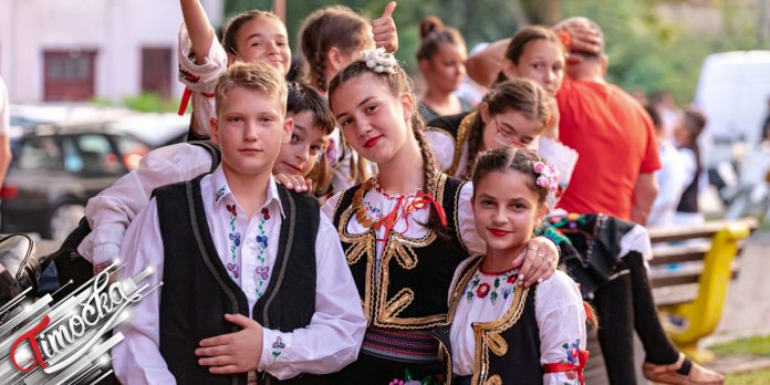 Манифестација 13. „Сабор косовских Срба Тимочке Крајине” у Звездану Манифестација 13. „Сабор косовских Срба Тимочке Крајине” у Звездану