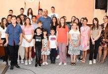 Председник општине Неготин Владимир Величковић приредио пријем за најбоље ученике Председник општине Неготин Владимир Величковић приредио пријем за најбоље ученике