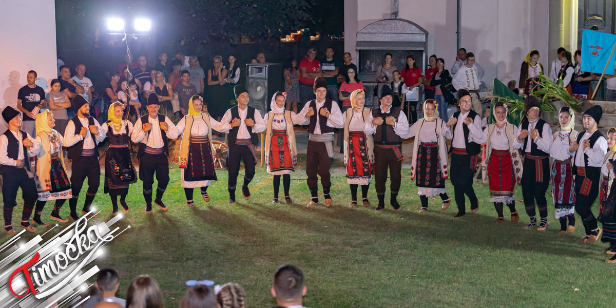 38. Смотра народних обичаја &bdquo;Вражогрначки точак&rdquo; у Вражогрнцу