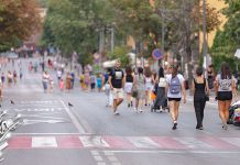 Магловито и облачно ујутру, преко дана сунчано Град Бор – Људи шетају