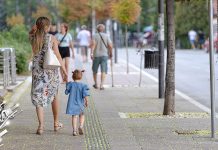 Летњи септембар: Данас сунчано и топло, највиша дневна температура до 34 степена Град Бор – Људи шетају
