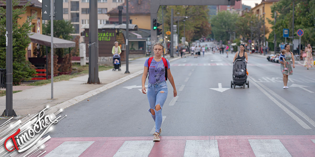 Grad Bor Ljudi setaju