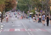 Мало свежије и претежно сунчано време Град Бор – Људи шетају