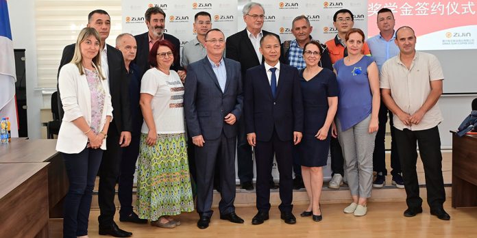 Компанија „Serbia ZiJin Copper” потписала Уговор о стипендирању ученика са 11 средњих школа у Борском округу Компанија „Serbia ZiJin Copper” потписала Уговор о стипендирању ученика са 11 средњих школа у Борском округу