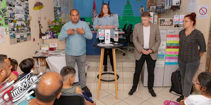 Удружење „Друштво Рома” Зајечар – Подела ваучера за куповину школског прибора