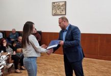 У Бору додељени уговори за три активне мере запошљавања, самозапошљавање, стручну праксу и послодавце