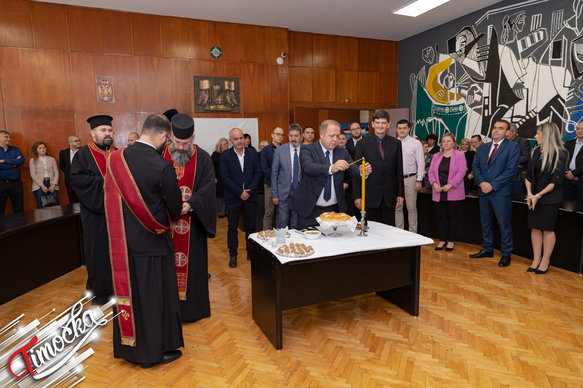 Град Бор: Крсна слава Ђурђиц