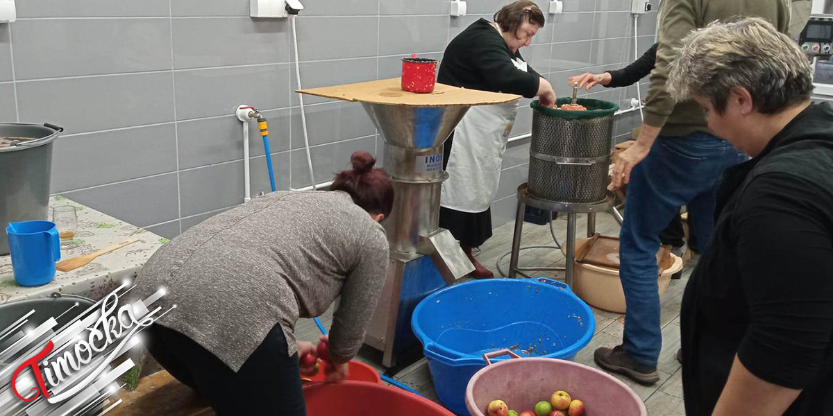 Dva knjazevacka udruzenja Izvor i Ukus prirode proizvode domace sokove na tradicionalan nacin