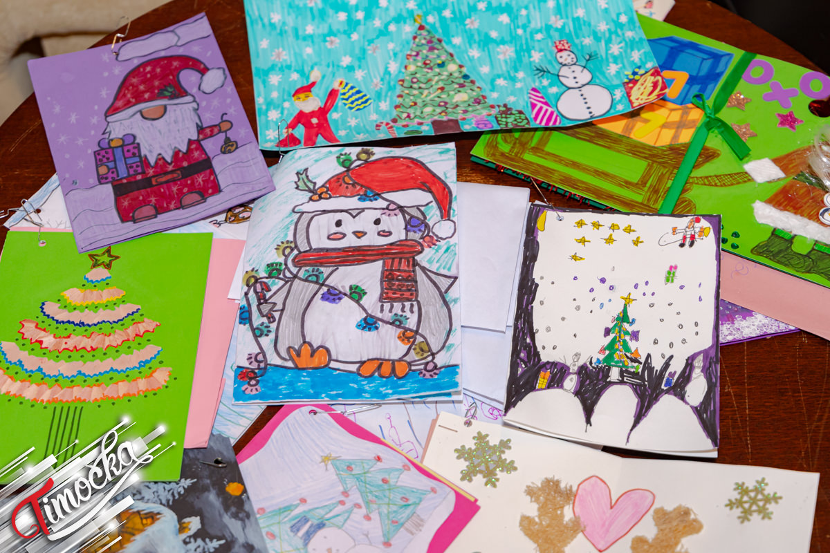 У акцији „Честитку достави, пакетић набави” уручено 1.515 пакетића књажевачким малишанима