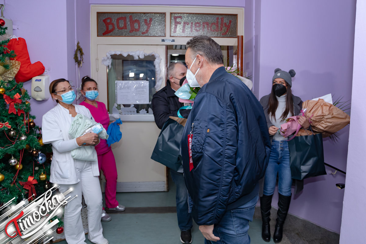 Прва беба у 2023. години Зајечару дечак Матеј