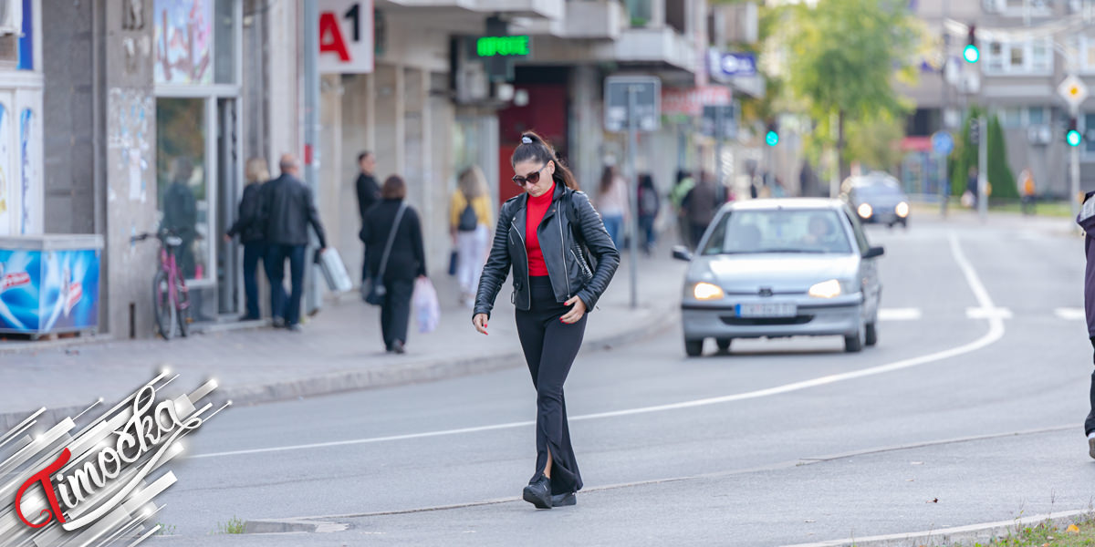 Град Зајечар &ndash; Жена шета