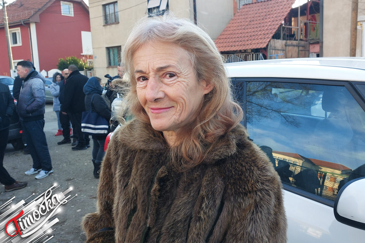 Родитељи ђака ОШ &bdquo;Ђура Јакшић&rdquo; у Зајечару протестовали због лошег грејања