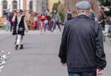 Магла и ниска облачност која ће се задржати већи део дана Град Зајечар – Људи шетају