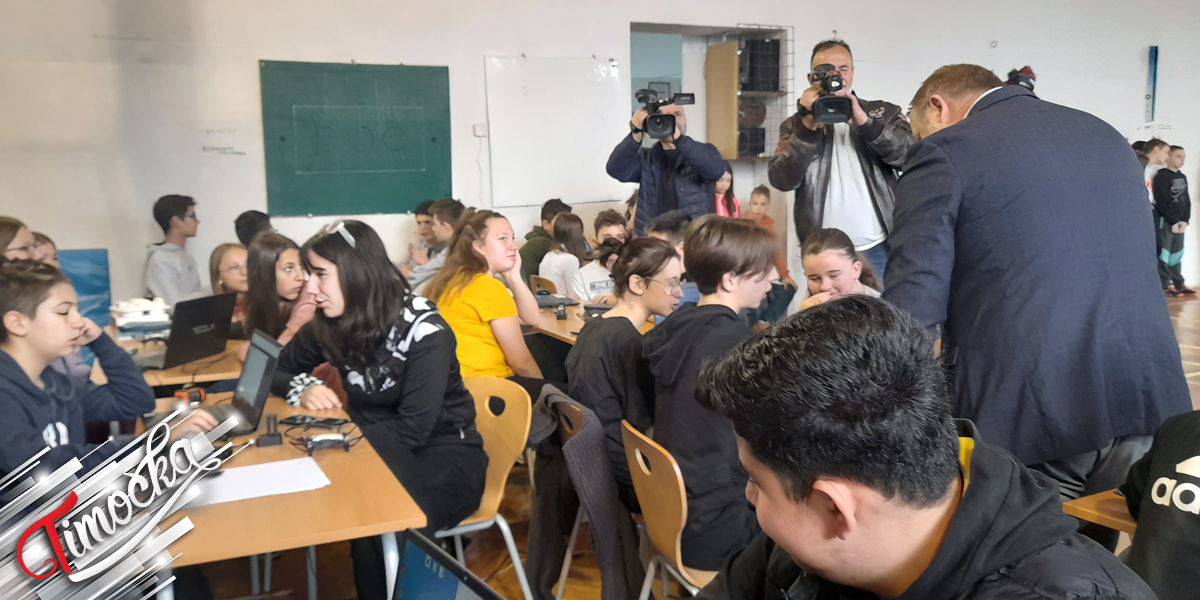 Одржано Окружно такмичење у ОШ „Вук Караџић” у Бору под називом „Знањем за будућност” Одржано Окружно такмичење у ОШ „Вук Караџић” у Бору под називом „Знањем за будућност”