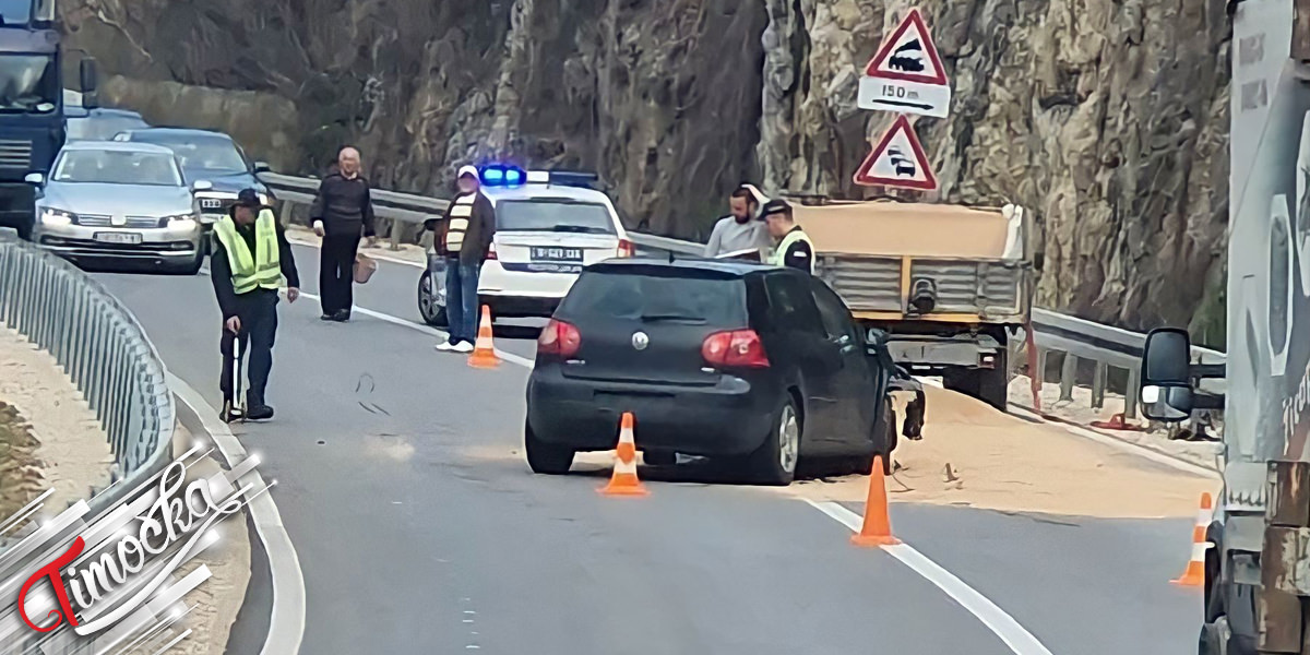 Саобраћајна незгода код Вратарнице, аутомобил ударио у трактор