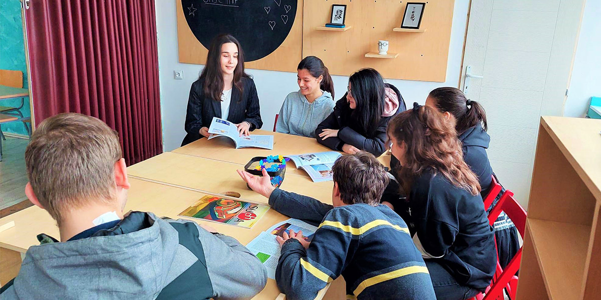 U Naucnom klubu u zajecarskoj Gimnaziji odrzana prezentacija o studentskom casopisu Farmaceutskog fakulteta u Beogradu SupHa