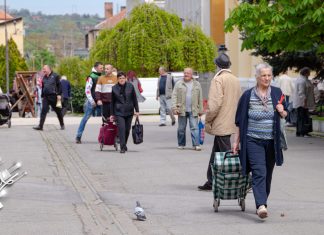 Ујутру хладно, током дана претежно сунчано, до 20 степени Град Зајечар – Људи шетају