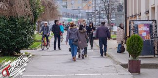 Хладно јутро, али сунчан и топао дан широм Србије Град Зајечар – Људи шетају