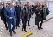 Председница Владе Републике Србије Ана Брнабић са министрима посетила Бор и караван „Дигитална експедиција” Председница Владе Републике Србије Ана Брнабић са министрима посетила Бор и караван „Дигитална експедиција”