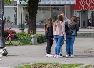 Сунчано и топло уз свеже јутро, највиша дневна температура до 22 степена Град Зајечар – Центар, људи