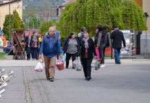 Умерено до потпуно облачно време, али суво Град Зајечар – Људи шетају