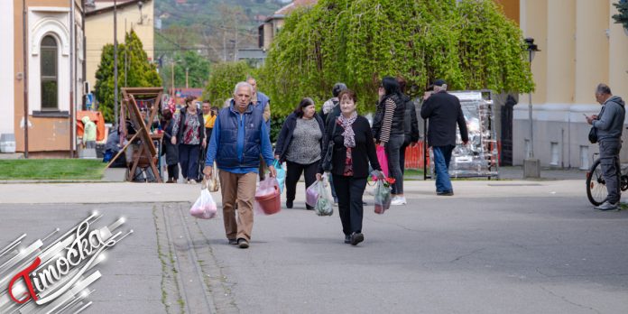 Град Зајечар – Људи шетају Град Зајечар – Људи шетају