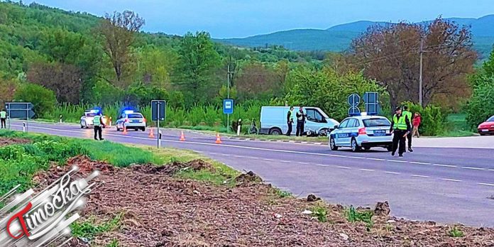 Saobracajna nezgoda kod Grlista Sudar motocikla i kombija Cover